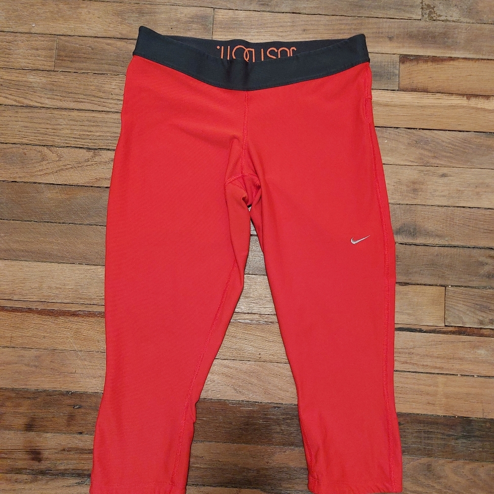 Nike dri fit capri